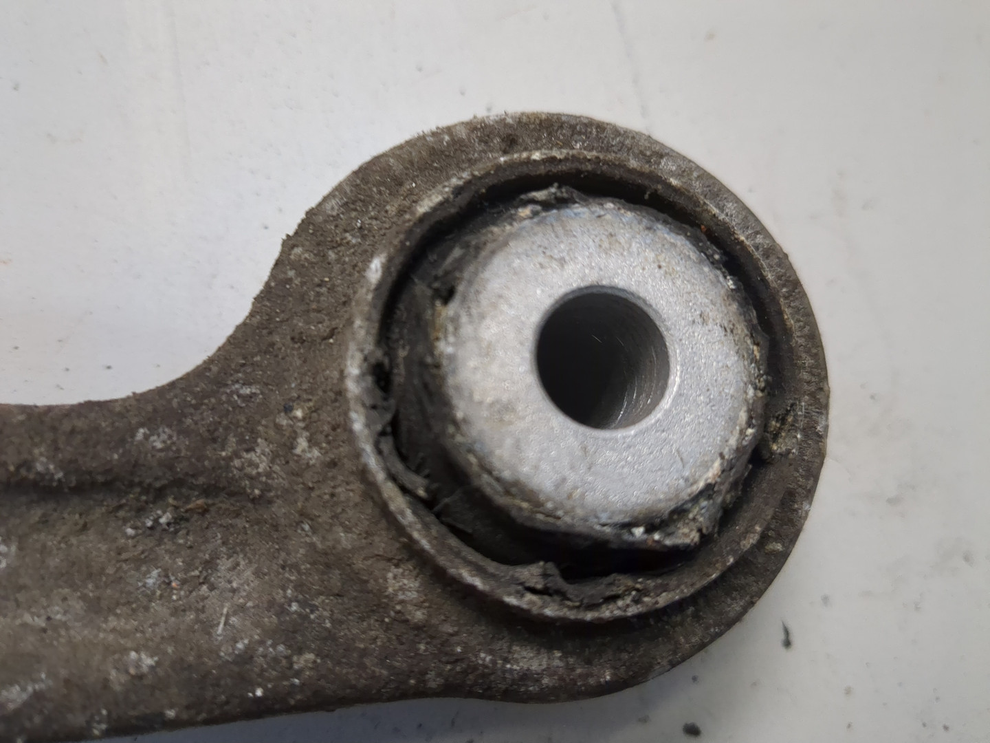 Рычаг задний