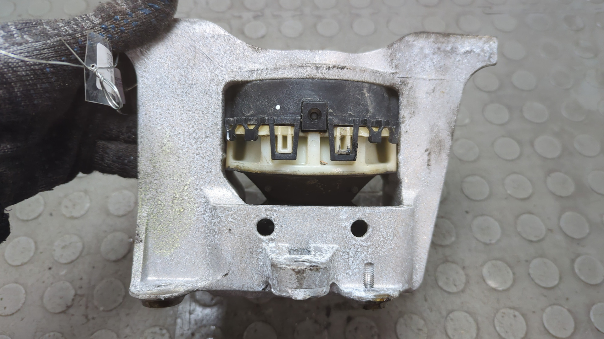 Опора двигателя