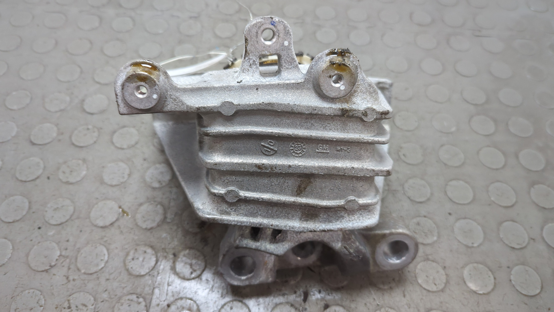 Опора двигателя