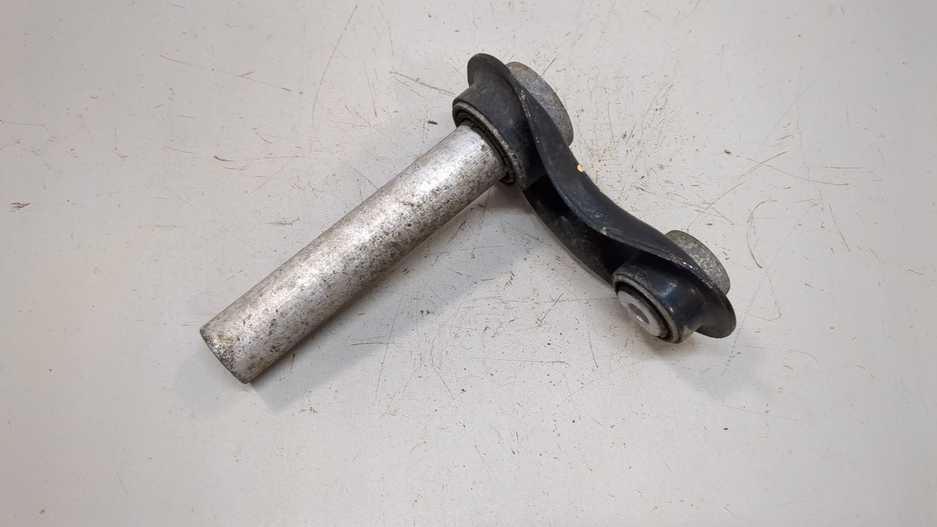 Рычаг задний