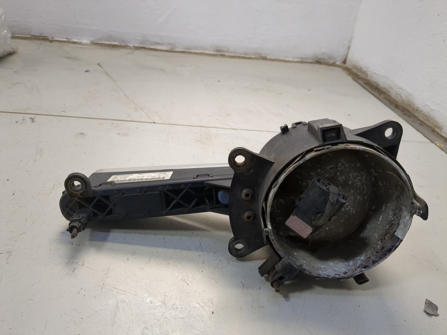 Фара противотуманная левая