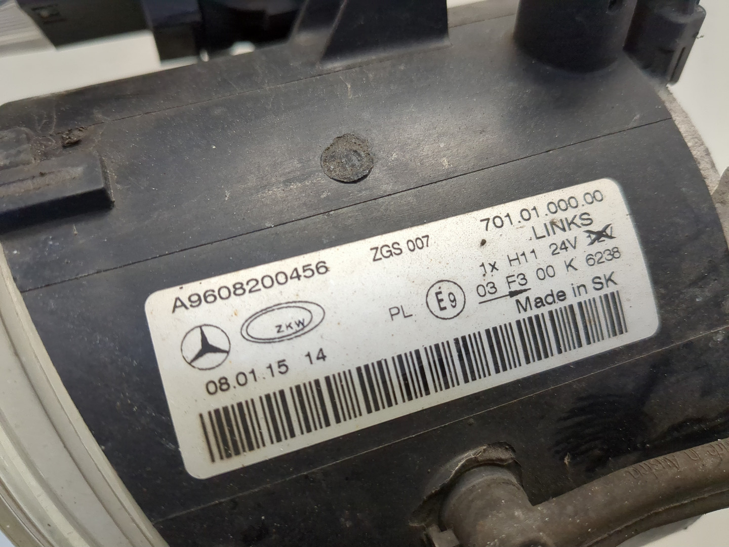 Фара противотуманная левая