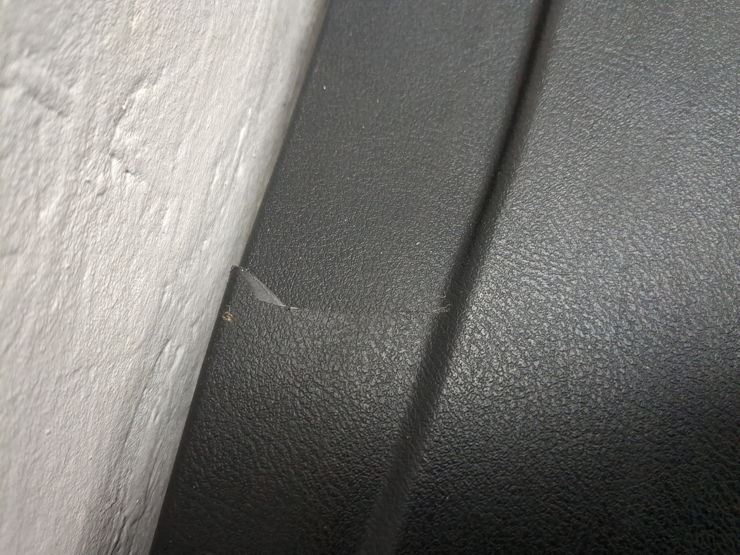 Обшивка двери передней правой