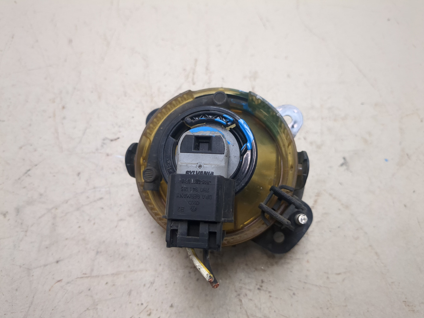 Фара противотуманная левая