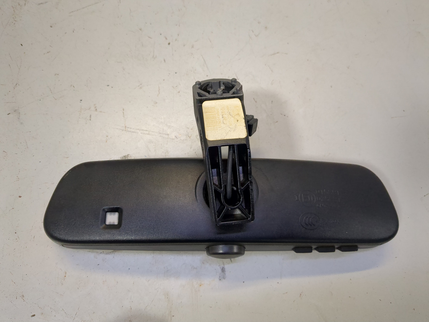 Зеркало заднего вида