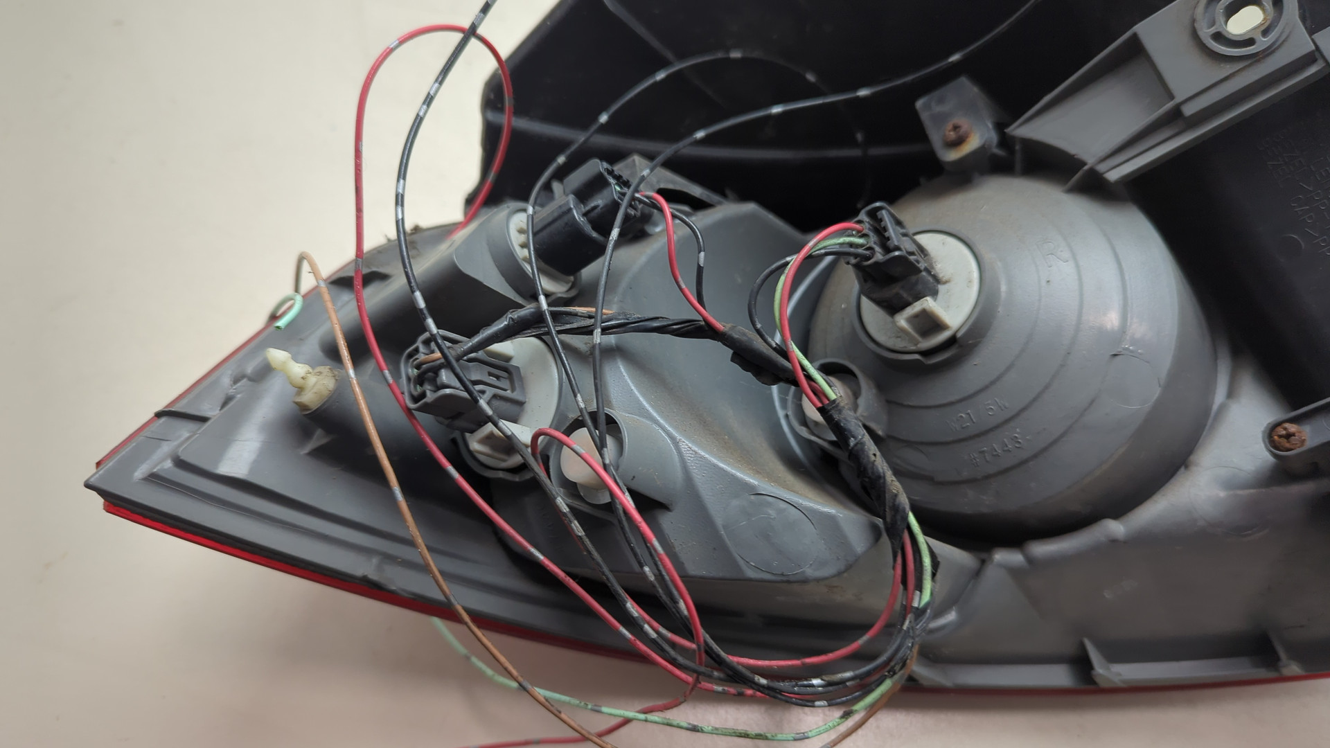 Фонарь задний правый