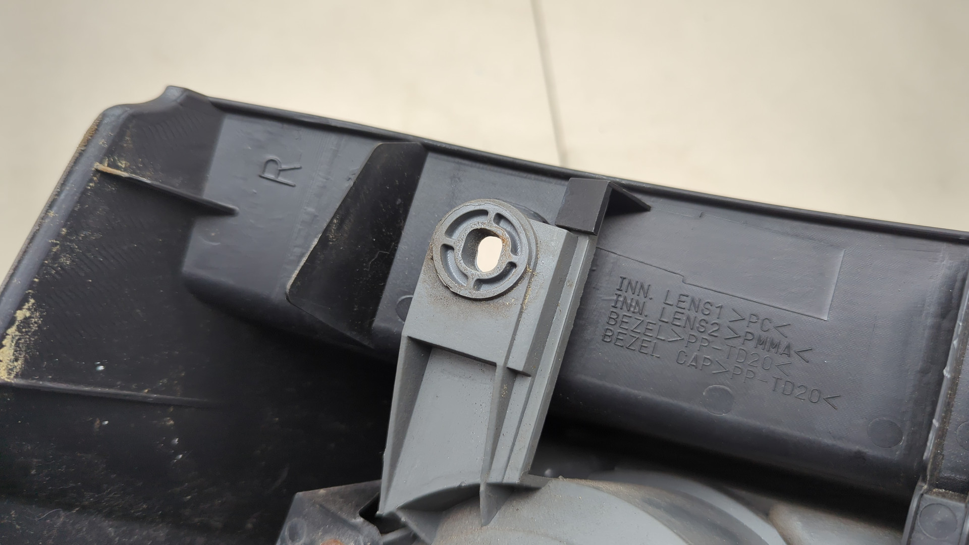 Фонарь задний правый