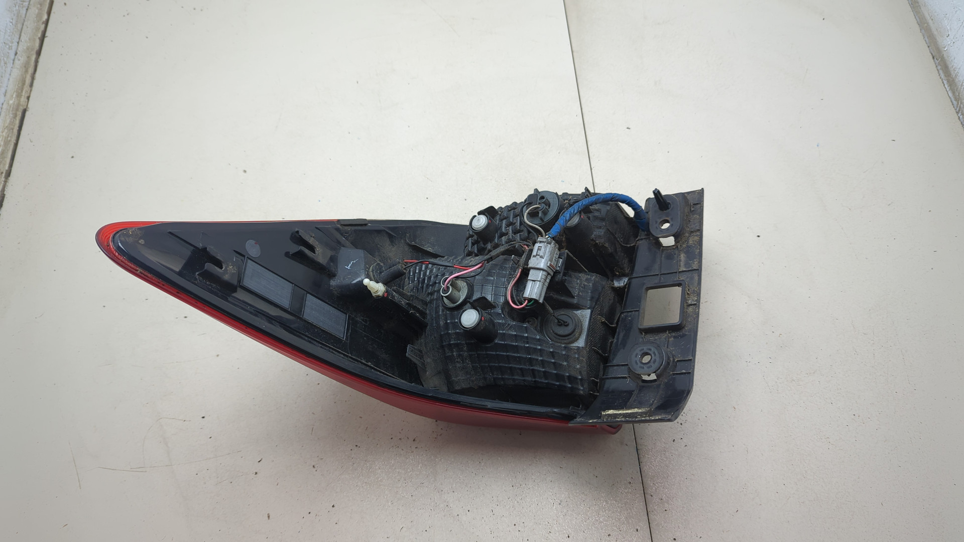 Фонарь задний левый