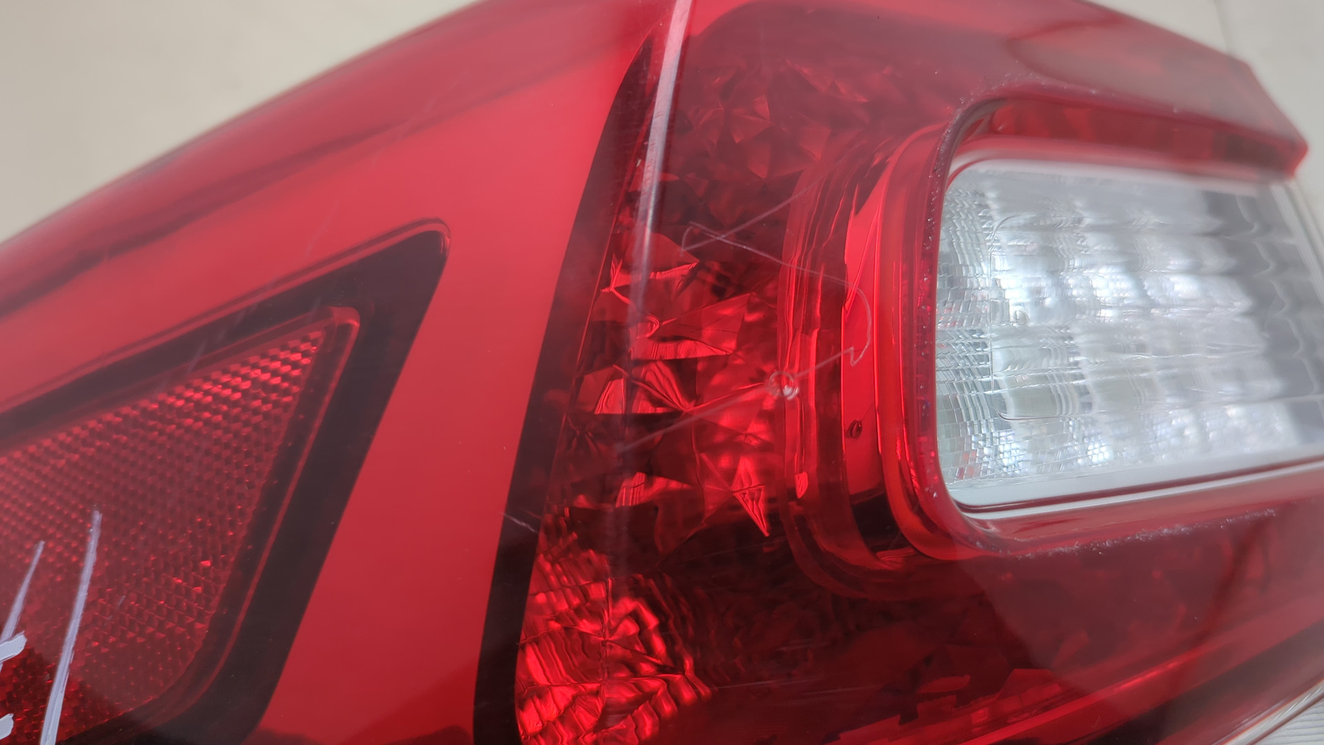 Фонарь задний левый