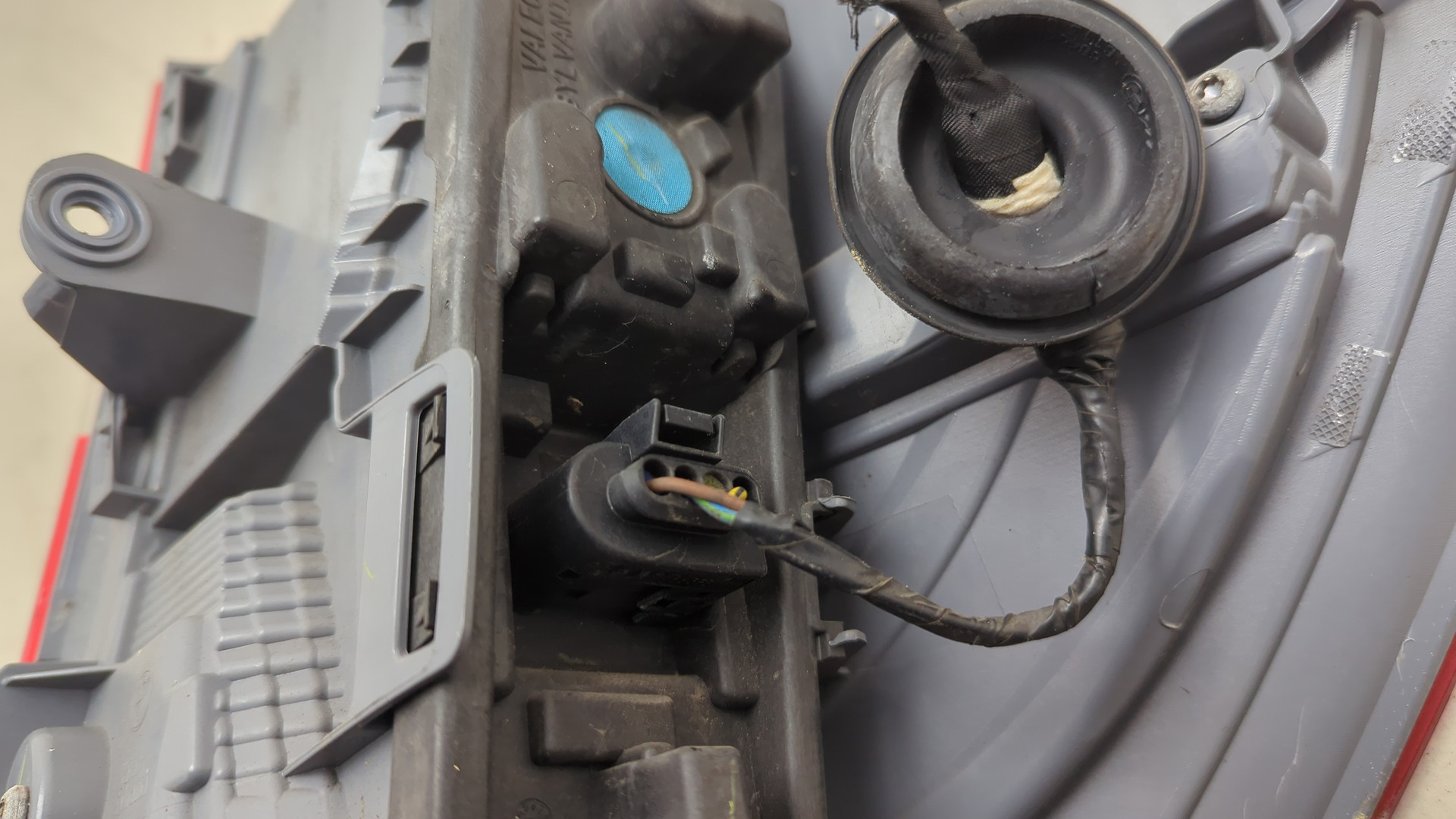 Фонарь задний левый