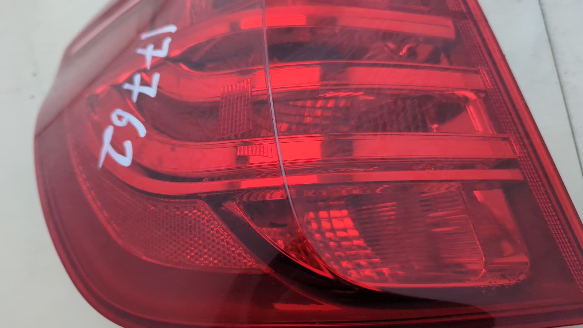 Фонарь задний левый