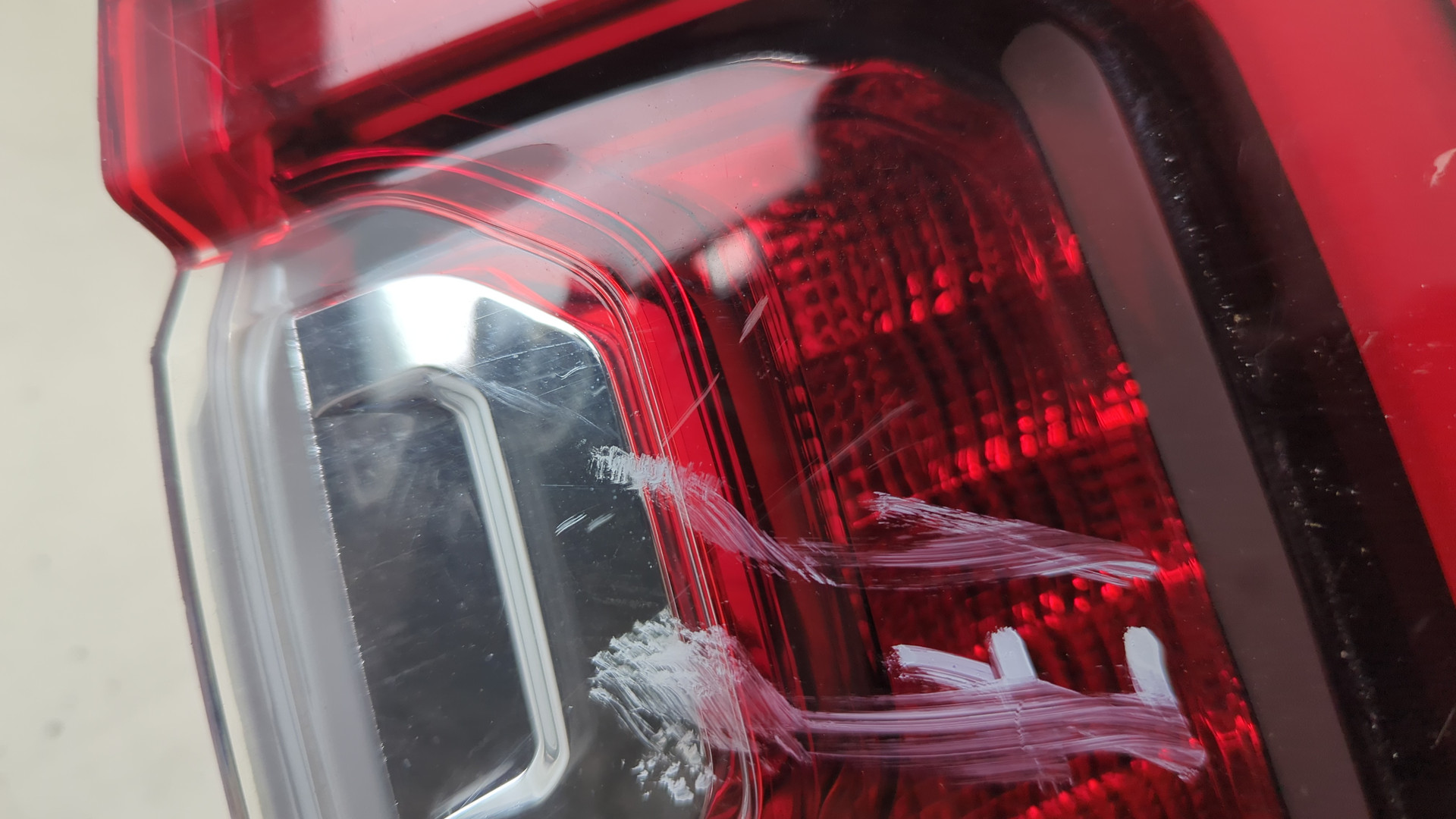 Фонарь задний правый