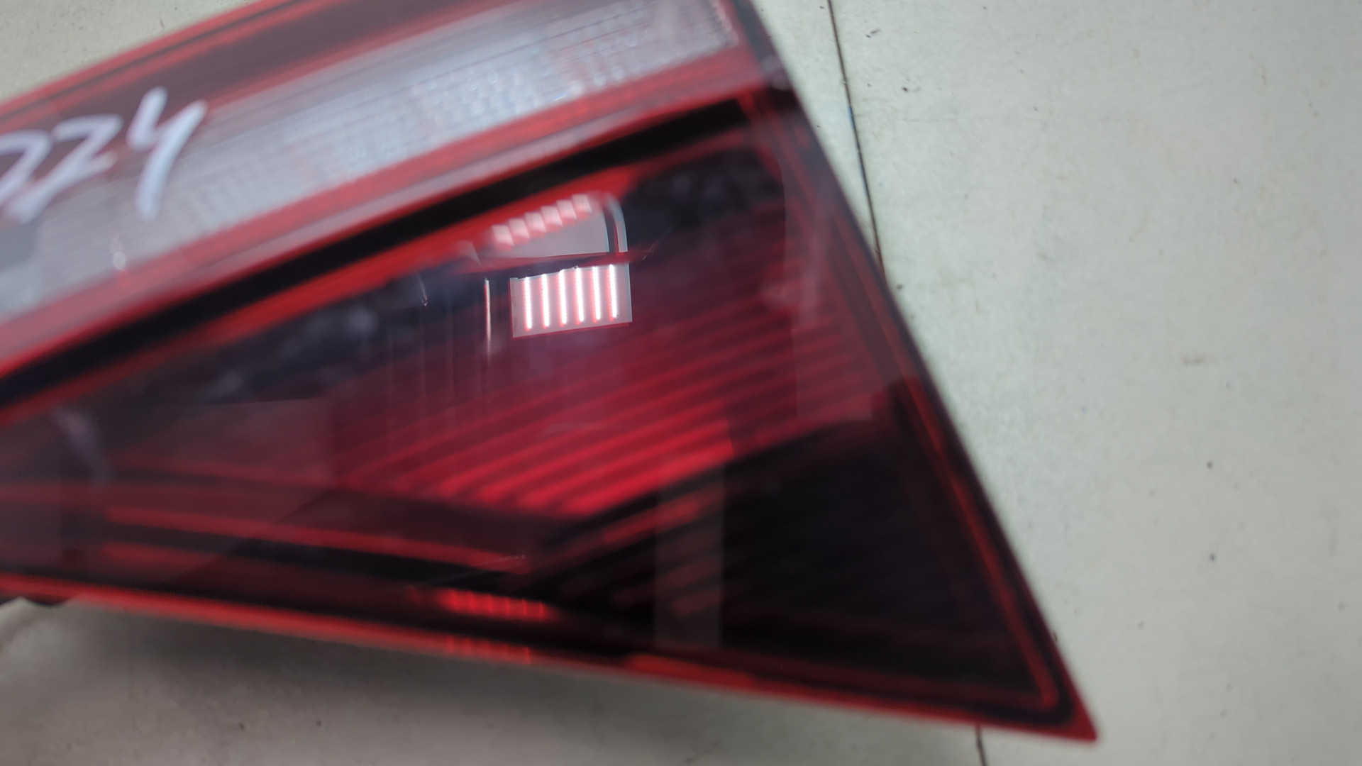 Фонарь задний внутренний правый