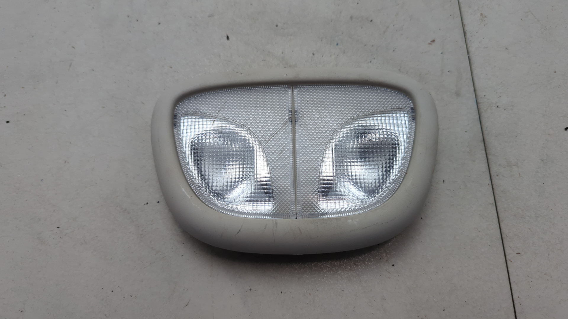 Плафон салонный