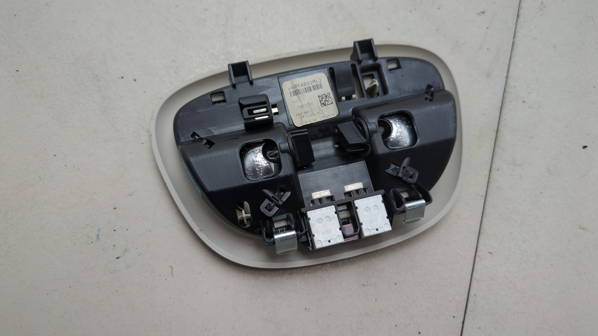 Плафон салонный