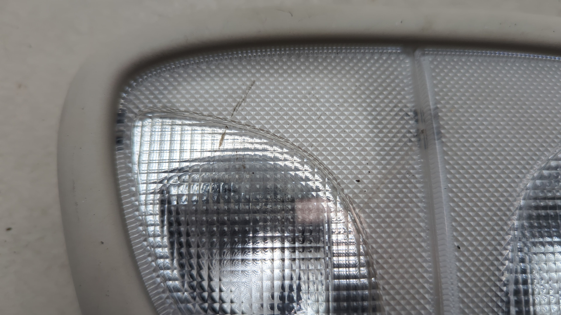 Плафон салонный