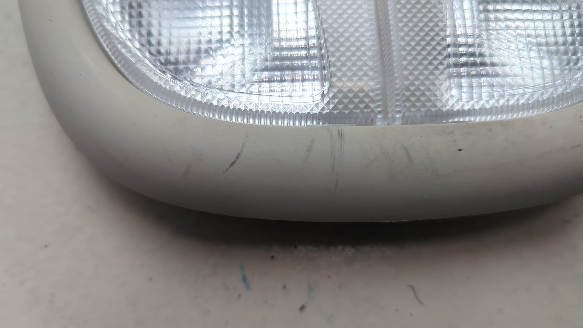 Плафон салонный