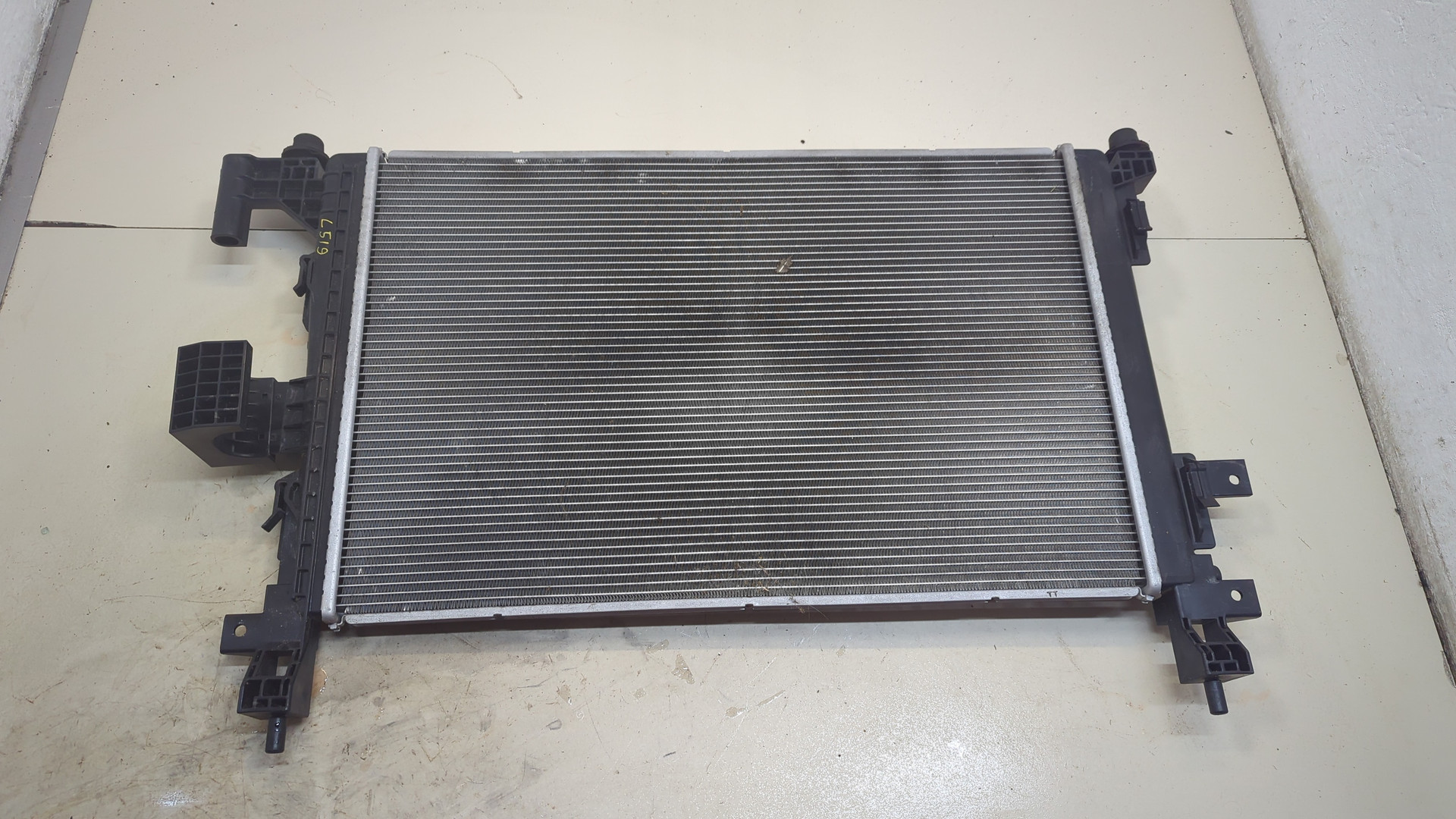 Радиатор охлаждения двигателя основной