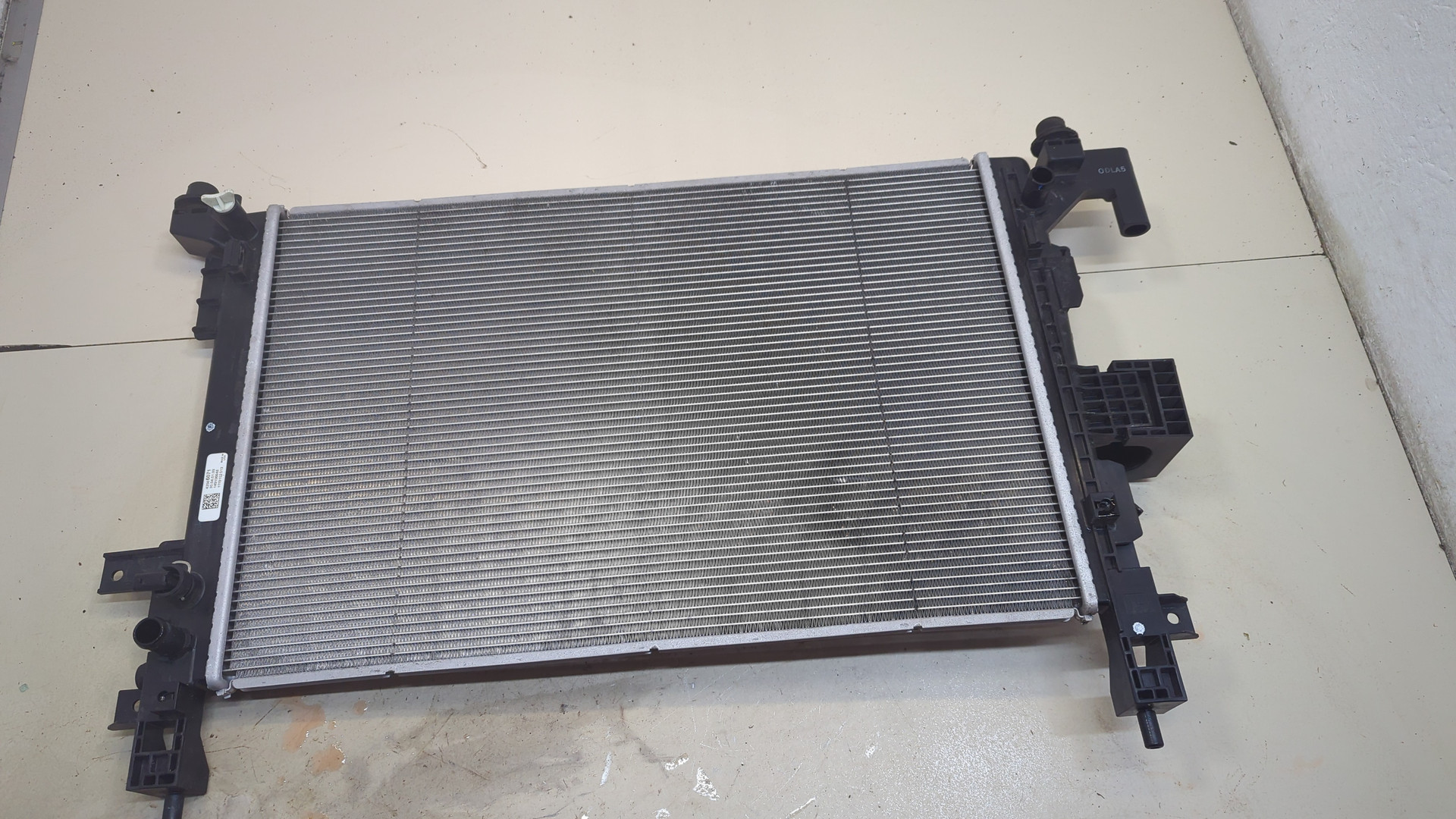 Радиатор охлаждения двигателя основной