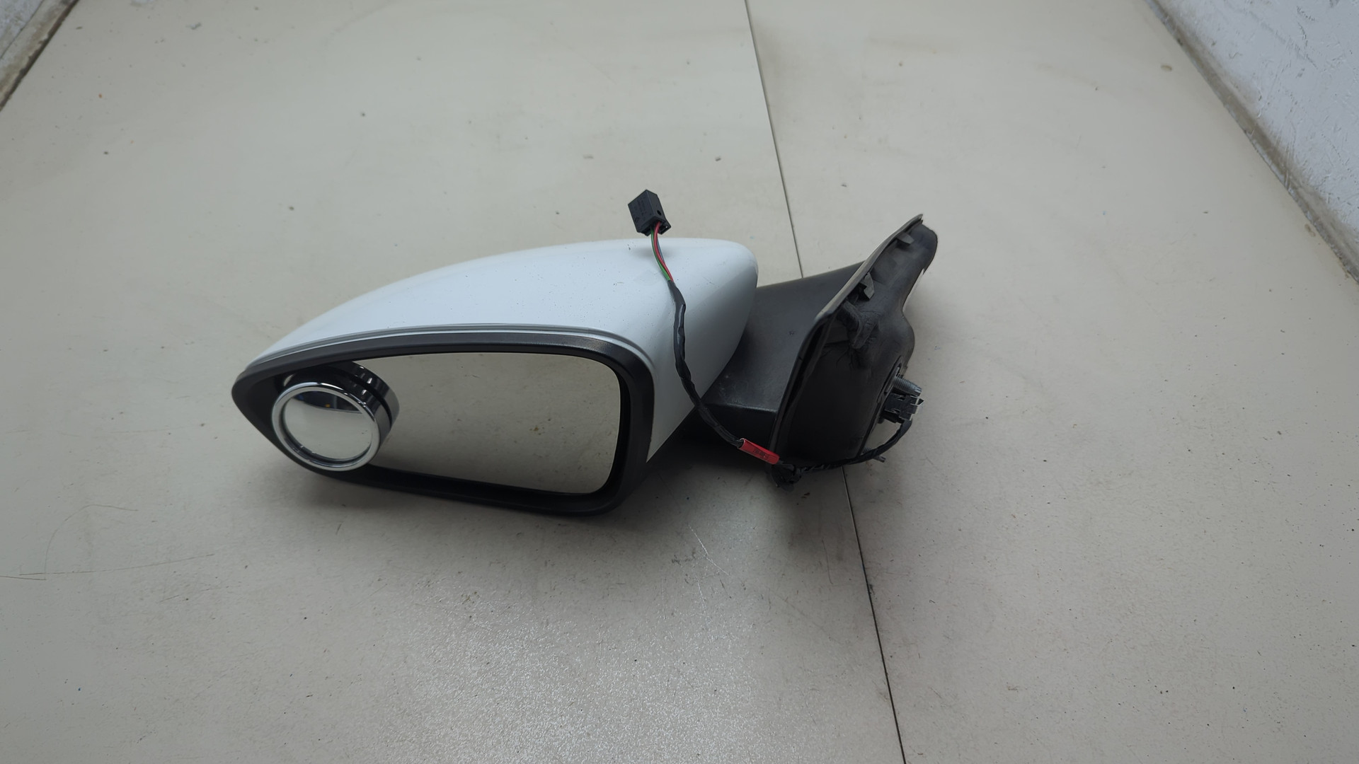 Зеркало левое электрическое