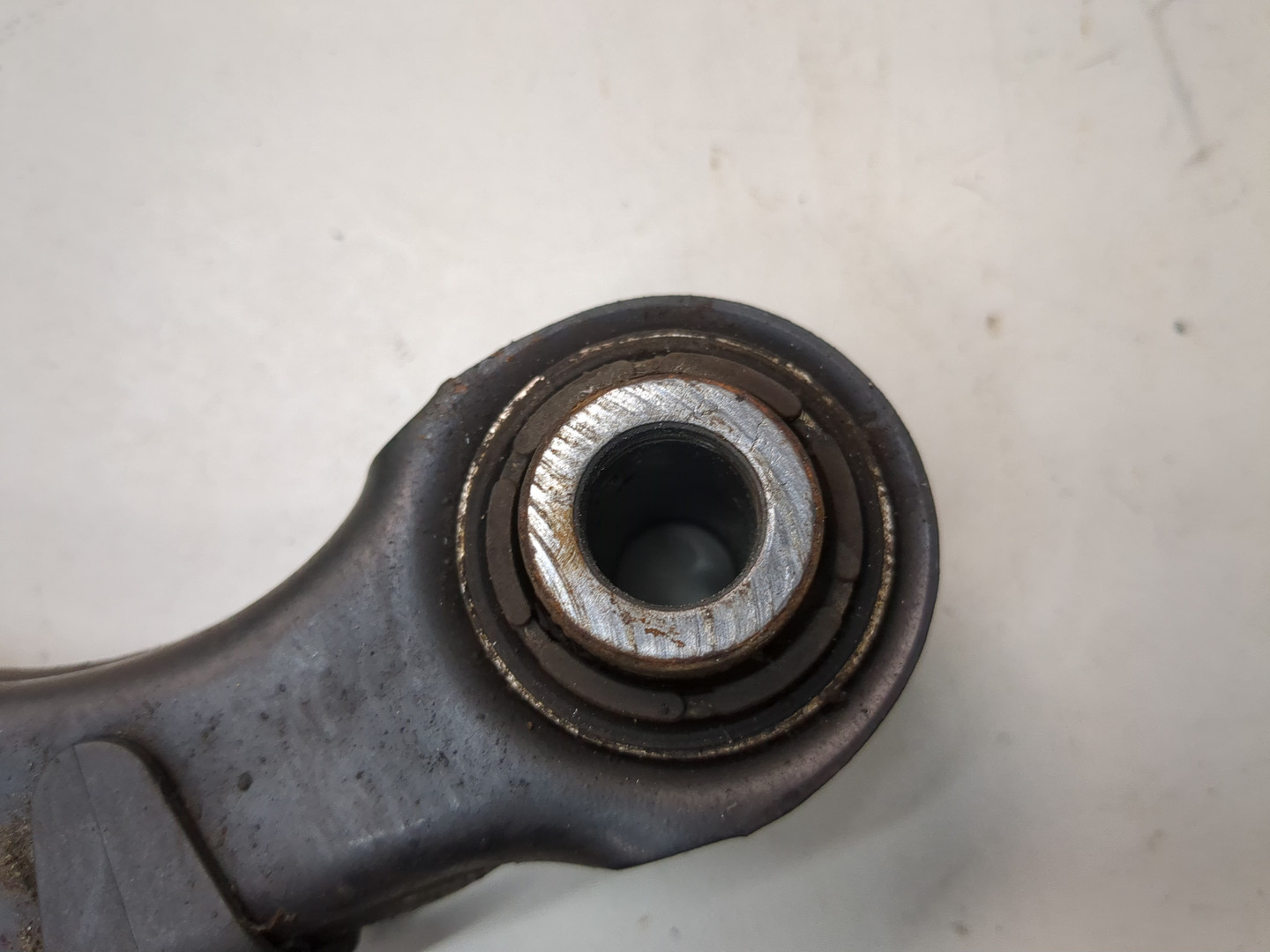 Рычаг задний