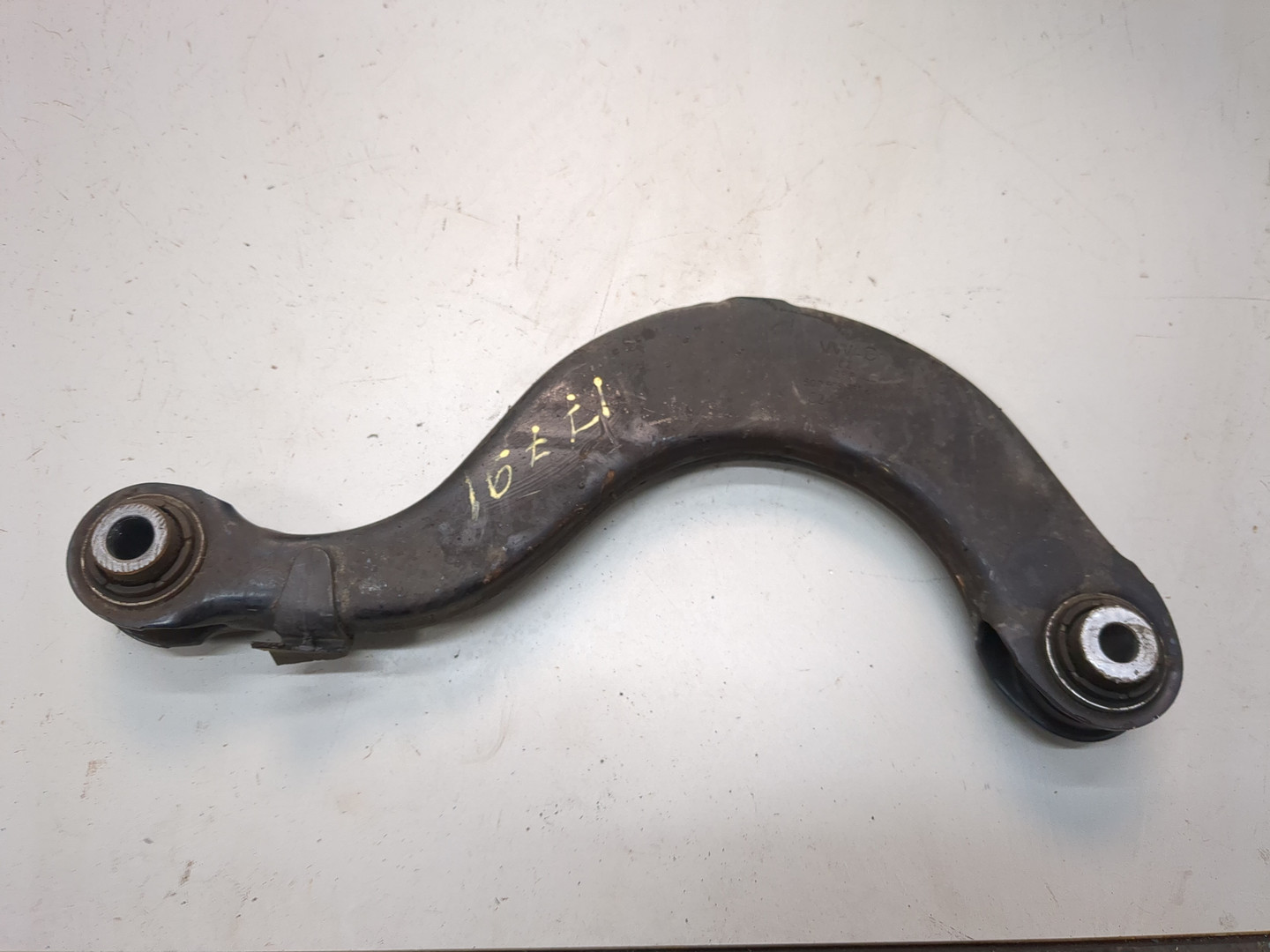 Рычаг задний