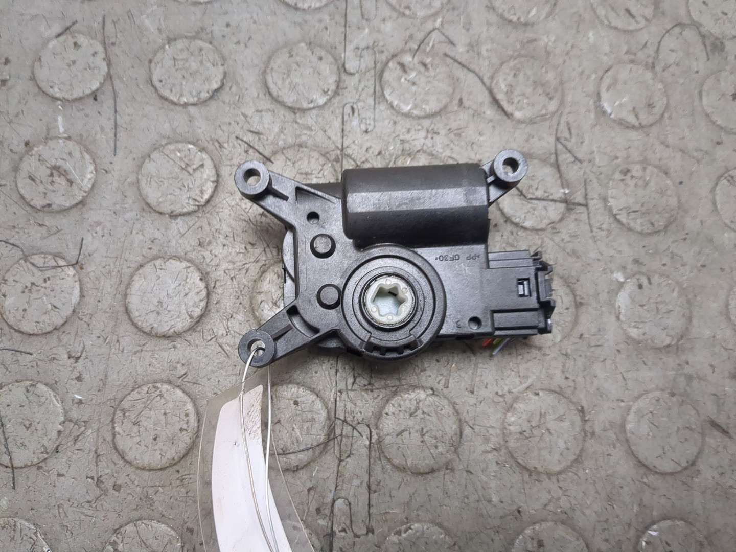 Моторчик заслонки печки