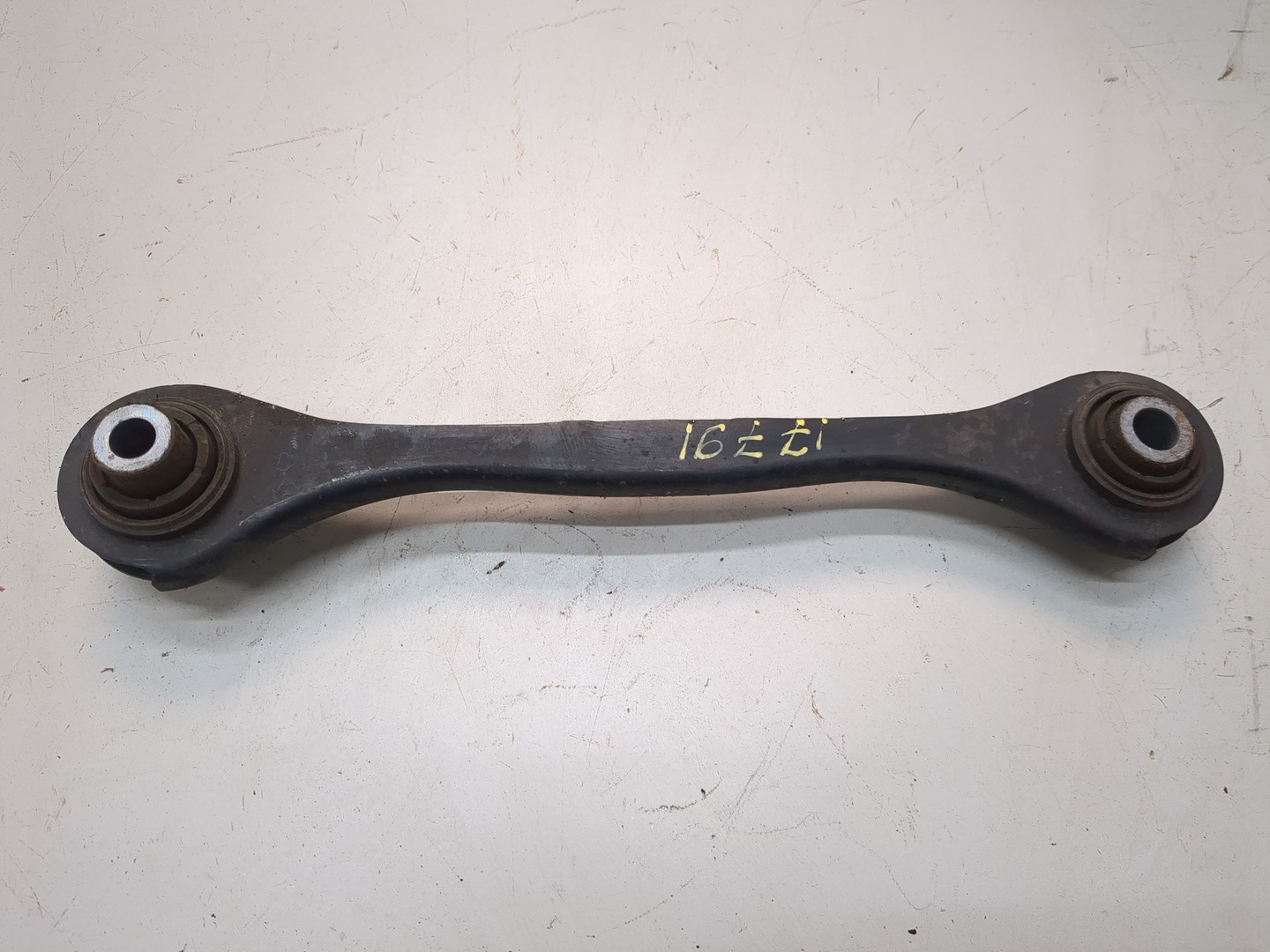 Рычаг задний