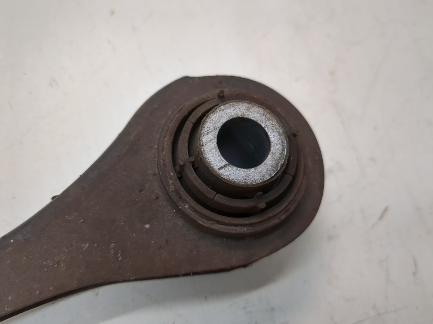 Рычаг задний