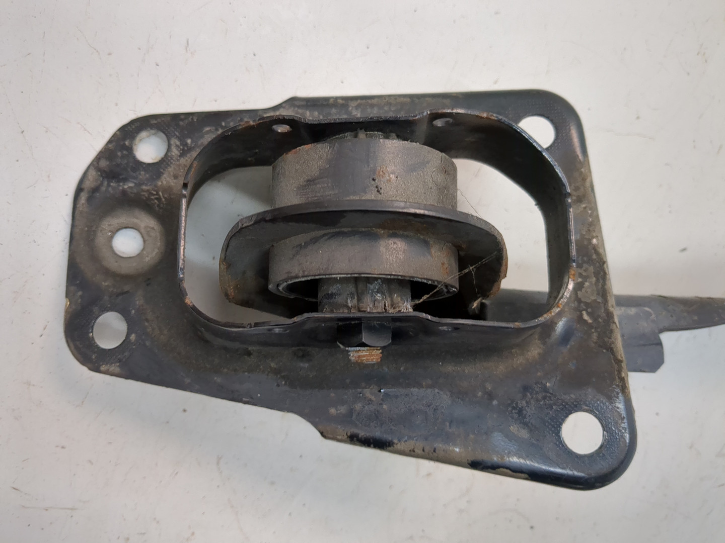 Рычаг задний правый