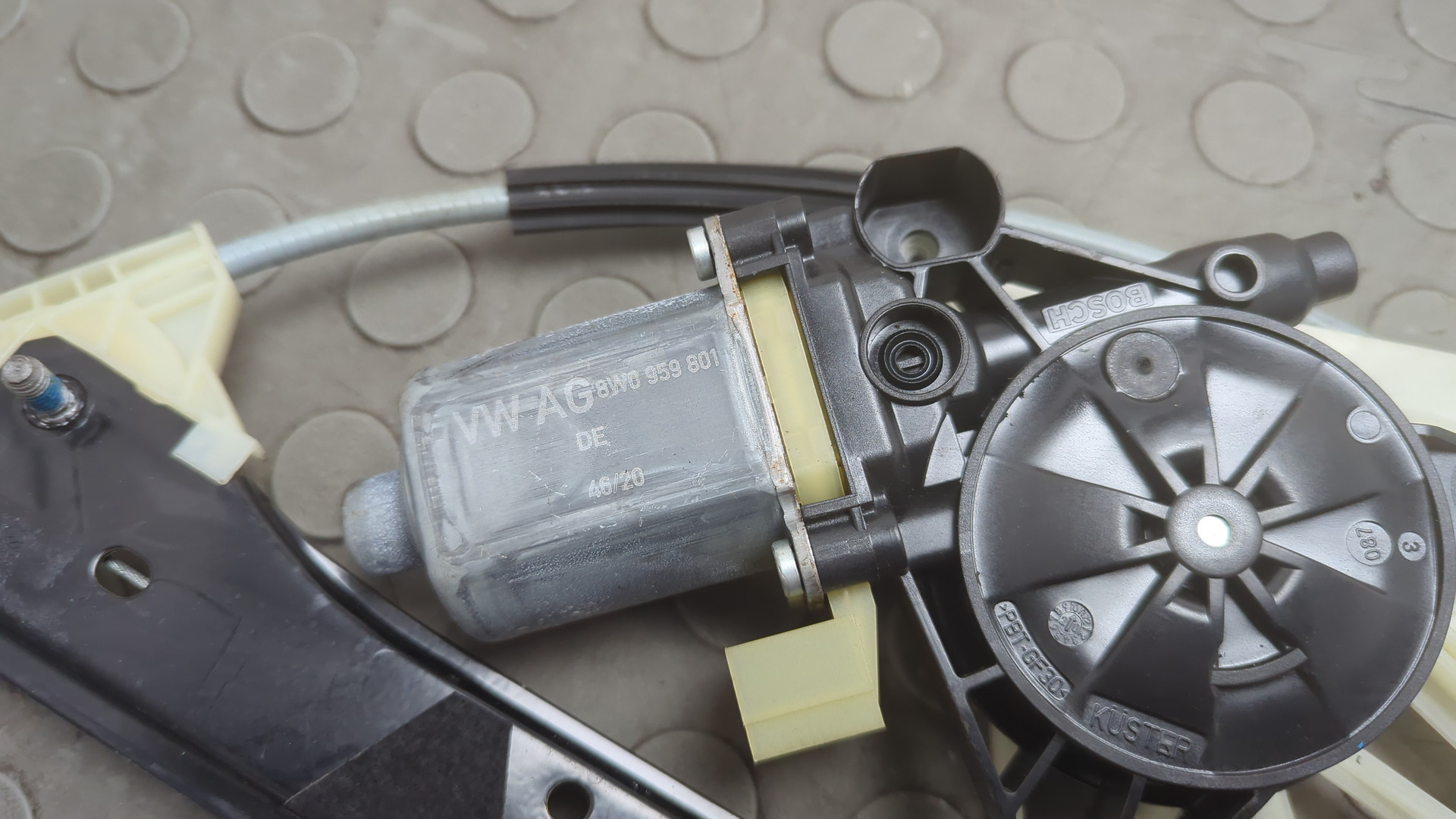 Стеклоподъемник электр. передний правый