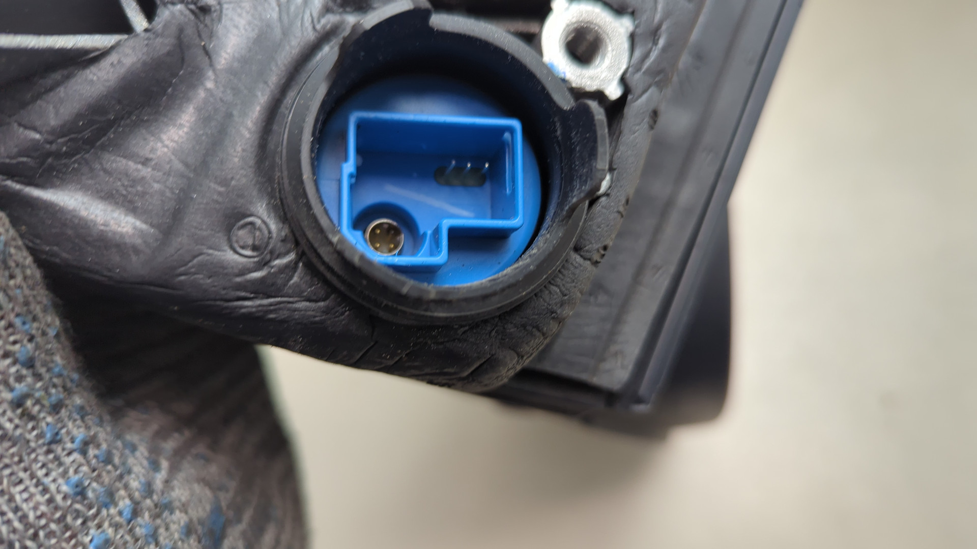 Зеркало правое электрическое