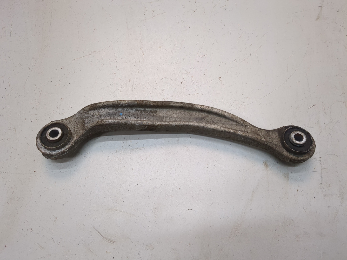 Рычаг задний правый