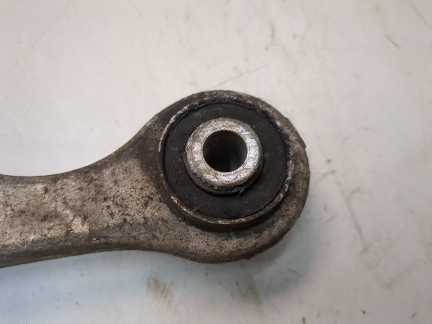 Рычаг задний правый