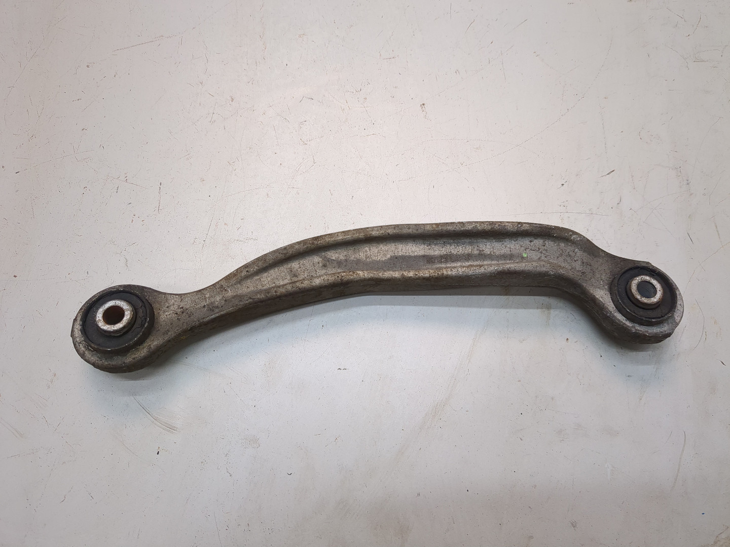 Рычаг задний левый