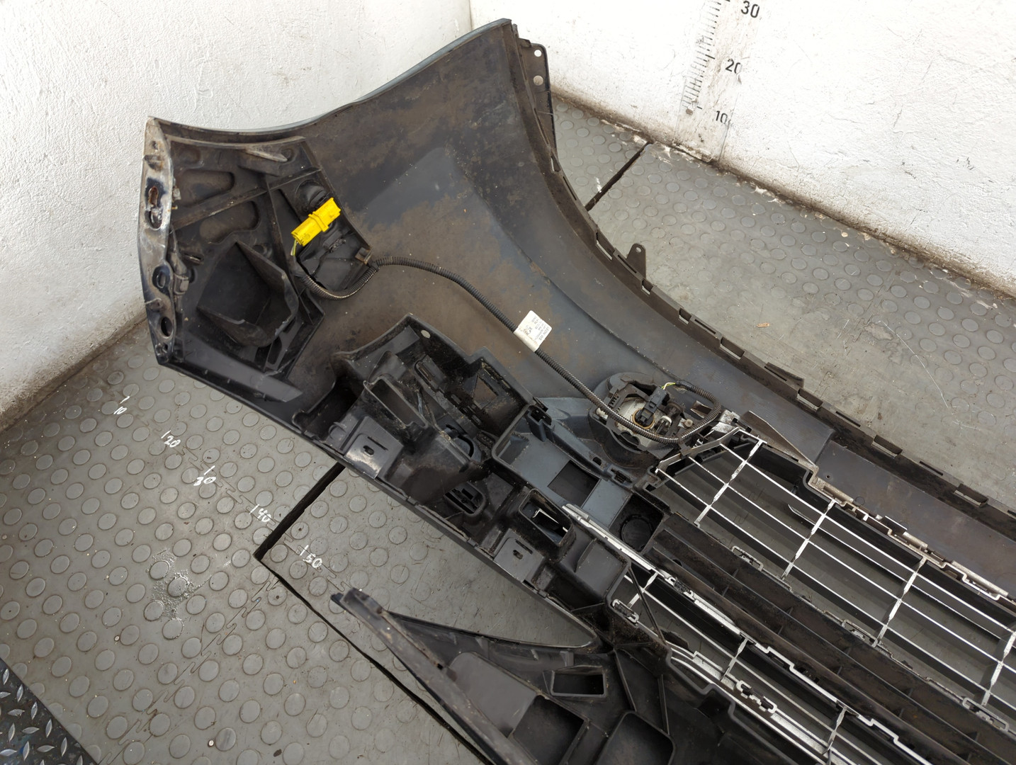 Бампер передний