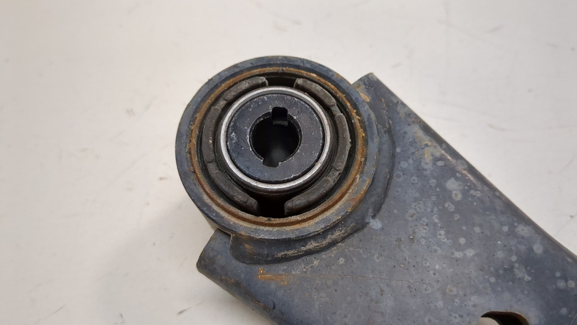 Рычаг задний левый