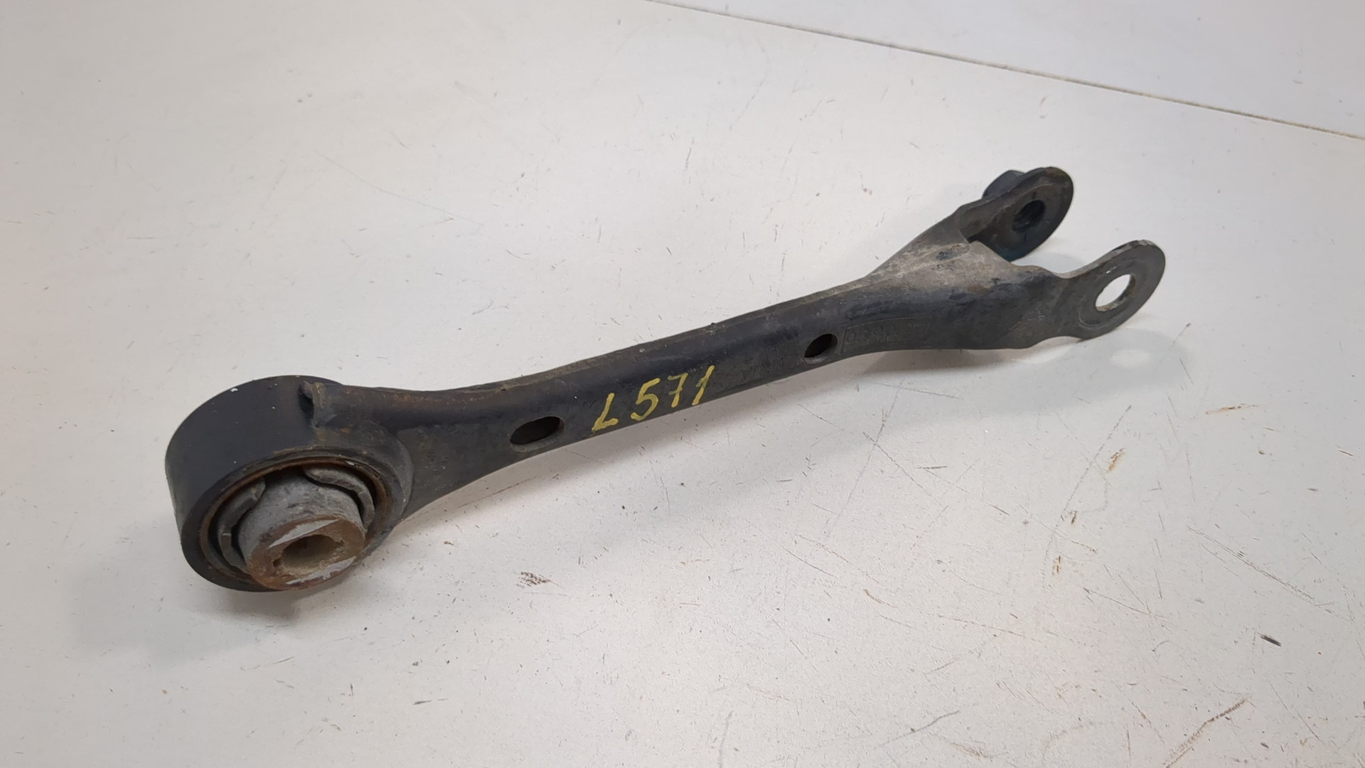 Рычаг задний