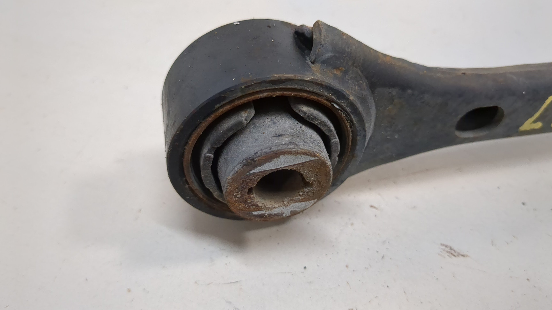 Рычаг задний