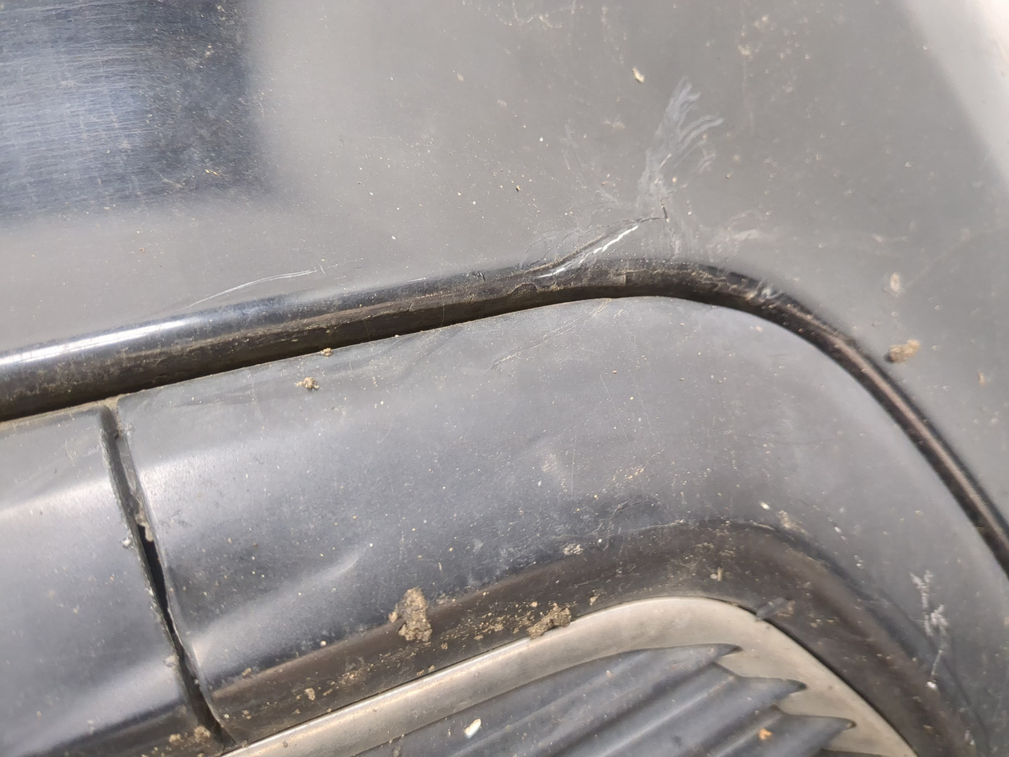 Бампер задний