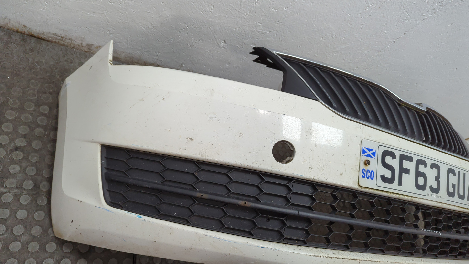 Бампер передний