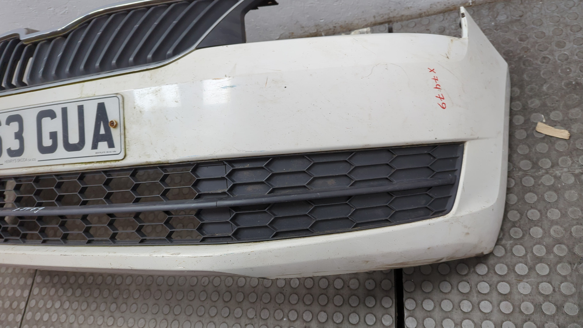 Бампер передний