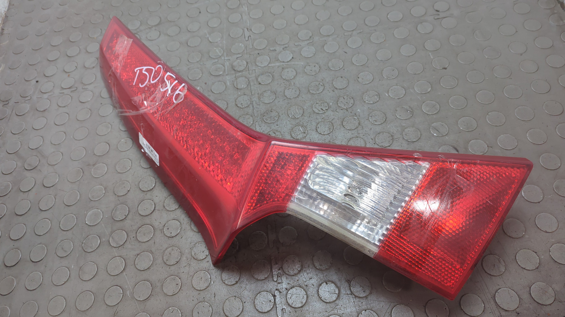 Фонарь задний внутренний левый