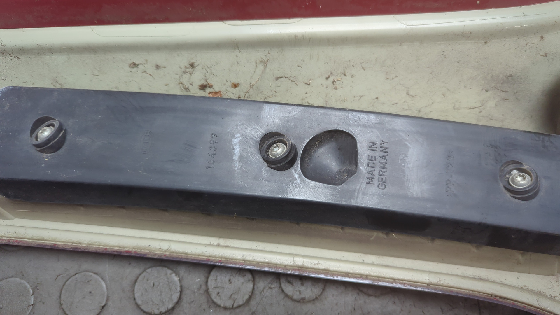 Фонарь задний внутренний левый