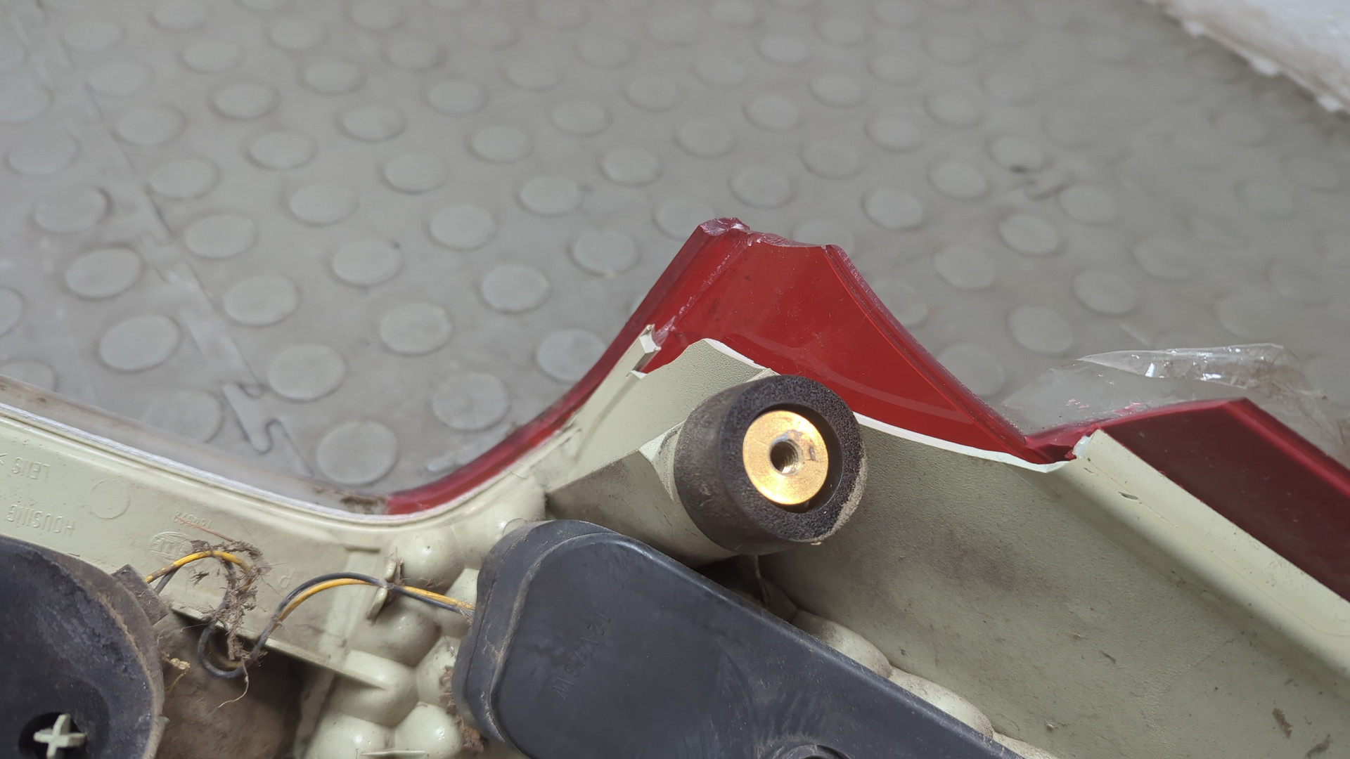 Фонарь задний внутренний правый