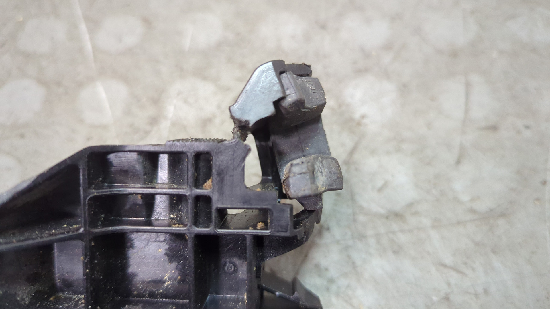 Кронштейн радиатора