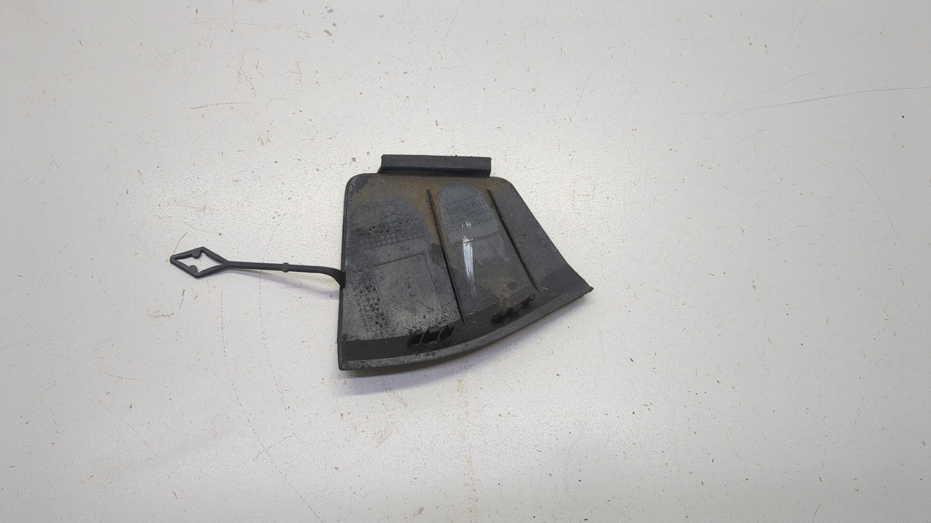 Заглушка буксировочного крюка