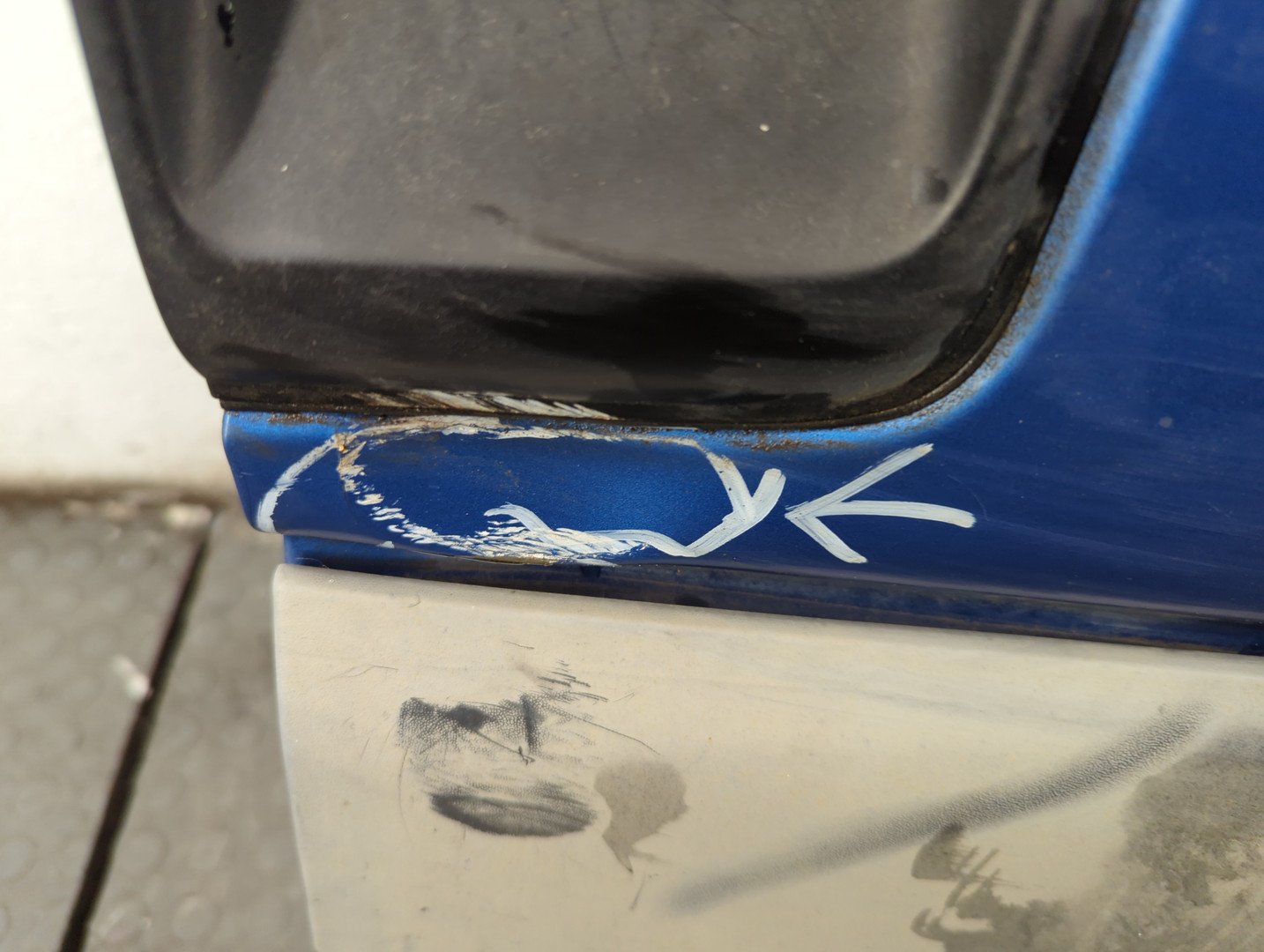 Дверь багажника