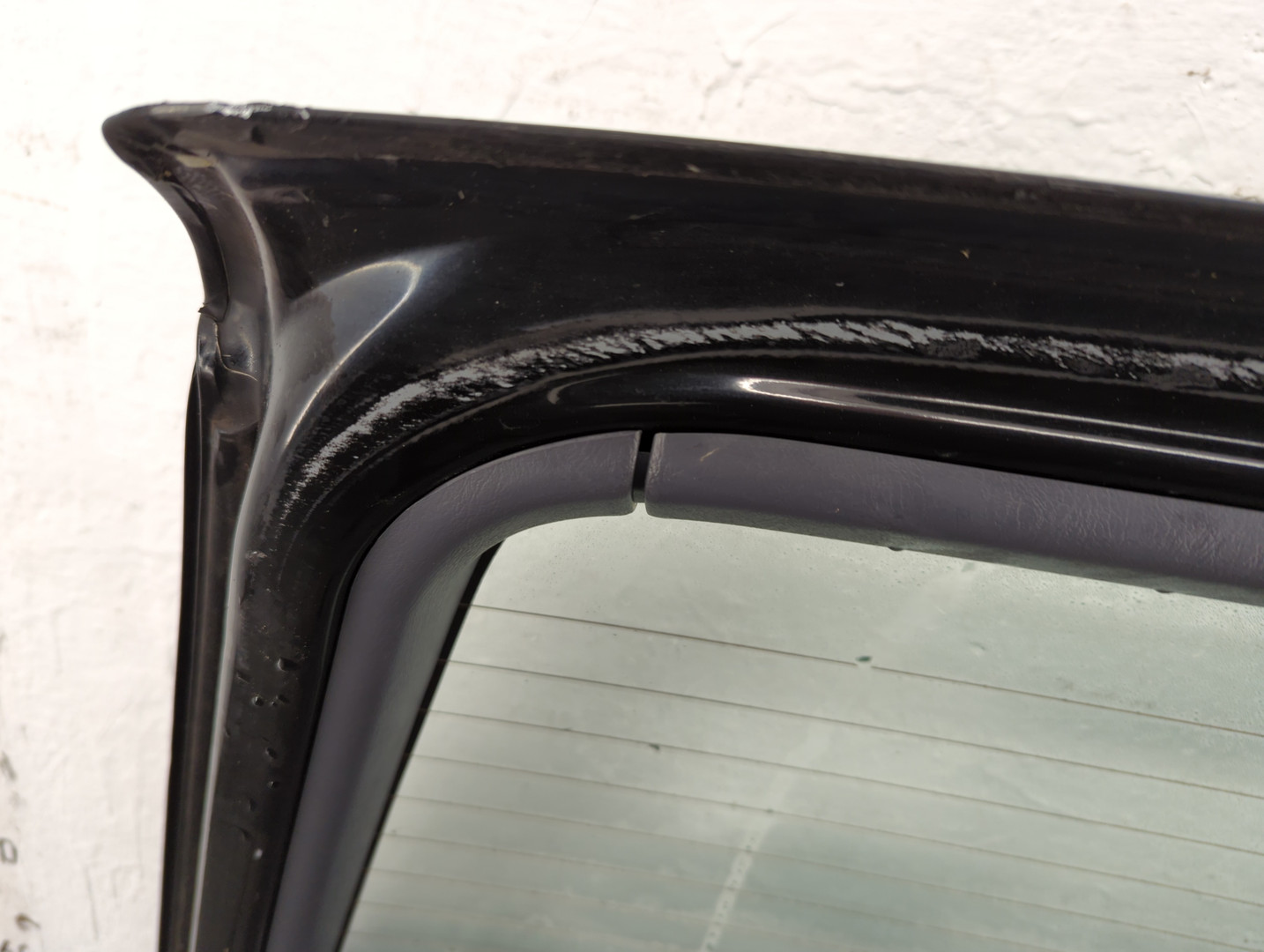 Дверь багажника