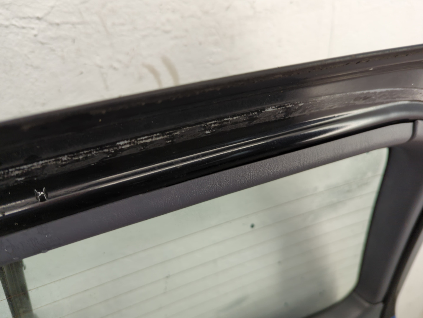 Дверь багажника